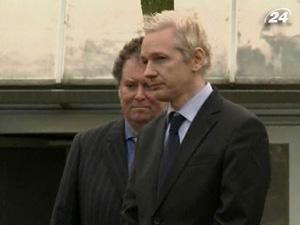 Джуліан Ассанж постав перед лондонським судом Джуліан Ассанж постав перед лондонським судом