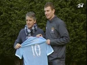 Едіна Джеко офіційно представили як гравця “Манчестер Сіті” Едіна Джеко офіційно представили як гравця “Манчестер Сіті”