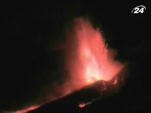 На Сицилії активізувався вулкан Етна На Сицилії активізувався вулкан Етна