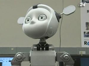 Вчені створили робота-музиканта і робота-домогосподарку