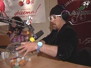 Чергову шубку від "Люкс ФМ" отримала мешканка Рівного Чергову шубку від "Люкс ФМ" отримала мешканка Рівного