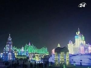 Китайці звели найбільше у світі льодове містечко - 16 січня 2011 - Телеканал новин 24 Китайці звели найбільше у світі льодове містечко - 16 січня 2011 - Телеканал новин 24