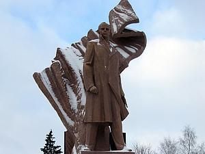 У Тернополі площу назвуть іменем Степана Бандери і допишуть два слова на пам’ятнику