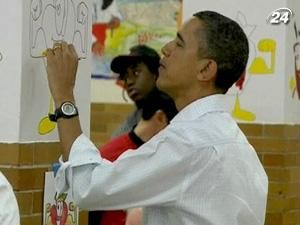 Обама з пензлем в руках вшанував пам'ять Мартіна Лютера Кінга Обама з пензлем в руках вшанував пам'ять Мартіна Лютера Кінга