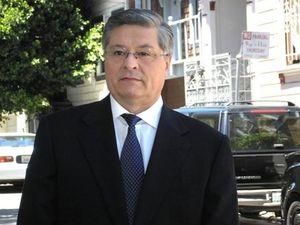 Азаров наказав повернути гроші Лазаренка в Україну Азаров наказав повернути гроші Лазаренка в Україну