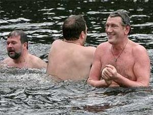 Водохреща: Ющенко пірнатиме, Азаров не буде Водохреща: Ющенко пірнатиме, Азаров не буде