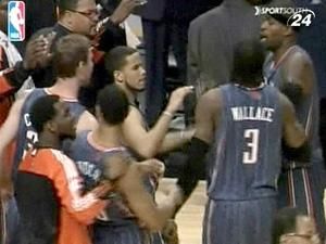 33 очки Деріка Роуза не допомогли "Чикаго" здолати "Шарлот" 33 очки Деріка Роуза не допомогли "Чикаго" здолати "Шарлот"