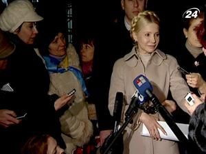 Тимошенко своїх прихильників закликала помолитись за опонентів Тимошенко своїх прихильників закликала помолитись за опонентів