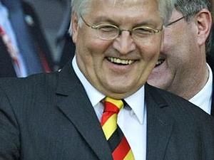 У Бундестазі секретарі пересварились через краватки У Бундестазі секретарі пересварились через краватки