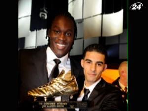 Мбарк Буссуфа визнаний найкращим гравцем Бельгії у 2010 році Мбарк Буссуфа визнаний найкращим гравцем Бельгії у 2010 році