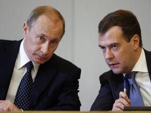 Березовський: Медведєв - це хворий карлик, яким керує Путін Березовський: Медведєв - це хворий карлик, яким керує Путін