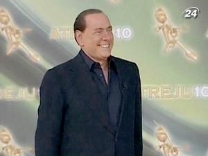 Берлусконі не піде у відставку через секс-скандал Берлусконі не піде у відставку через секс-скандал