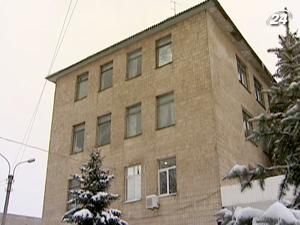 З вікна відділення міліції у Лозовій вистрибнула жінка З вікна відділення міліції у Лозовій вистрибнула жінка