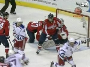 "Нью-Йорк Рейнджерс" у серії булітів перемогли "Вашингтон Кепіталс" "Нью-Йорк Рейнджерс" у серії булітів перемогли "Вашингтон Кепіталс"