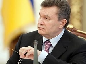 Янукович звільнив двох заступників міністрів