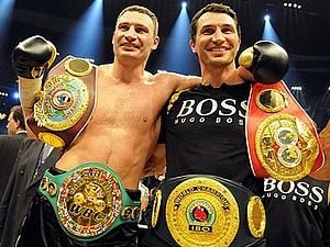 Бій Кличко проти Адамека пройде у Польщі Бій Кличко проти Адамека пройде у Польщі