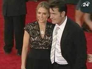 Чарлі Шина госпіталізували з грижею Чарлі Шина госпіталізували з грижею