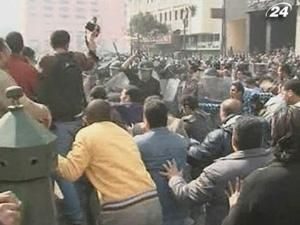 У Єгипті тисячі людей вимагають відставки президента