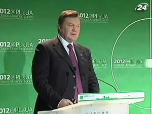 Янукович: І у містах українських почнуть роздягатися жінки