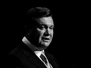 Янукович: Треба міцно думати про життя молоді