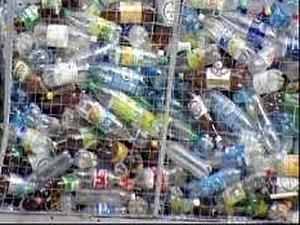 Винахідник із Хмельниччини запатентував виробництво палива із пластикових пляшок Винахідник із Хмельниччини запатентував виробництво палива із пластикових пляшок