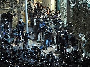 У Єгипті продовжили комендантську годину У Єгипті продовжили комендантську годину