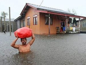 Малайзія: повені перетворюють міста на острови