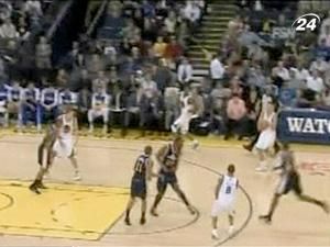 "Юта Джаз" без свого лідера поступилась "Голден Стейт" "Юта Джаз" без свого лідера поступилась "Голден Стейт"