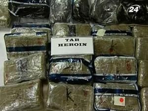 Великобританія: через брак героїну ціна на наркотик зросла вдвічі Великобританія: через брак героїну ціна на наркотик зросла вдвічі