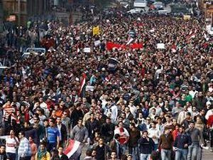 2 мільйони демонстрантів у центрі Каїра скандують "Йди!" 2 мільйони демонстрантів у центрі Каїра скандують "Йди!"