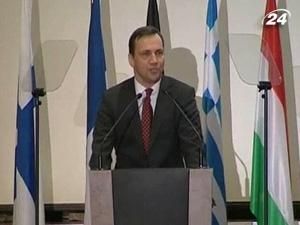 Сікорський: Лукашенкові доведеться втікати від білорусів Сікорський: Лукашенкові доведеться втікати від білорусів