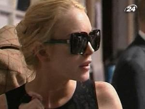 Ліндсі Лохан звинуватили у крадіжці коштовного намиста Ліндсі Лохан звинуватили у крадіжці коштовного намиста