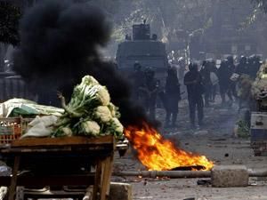 Більше 600 осіб поранені в зіткненнях в Каїрі Більше 600 осіб поранені в зіткненнях в Каїрі
