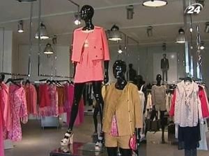 Бренд H&M пропагує яскравість та однотонність в одязі нового сезону