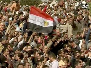 Єгиптяни наполегливо радять Мубараку піти Єгиптяни наполегливо радять Мубараку піти