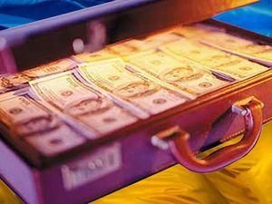 На столі керівника Центру небезпечних відходів знайшли 10 тисяч доларів На столі керівника Центру небезпечних відходів знайшли 10 тисяч доларів