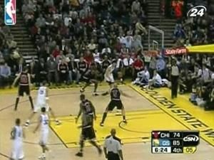 "Голден Стейт" перервав переможну серію "Чикаго" із 6 матчів "Голден Стейт" перервав переможну серію "Чикаго" із 6 матчів