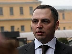 ЗМІ: Заява про відставку Портнова — на розгляді у Януковича ЗМІ: Заява про відставку Портнова — на розгляді у Януковича