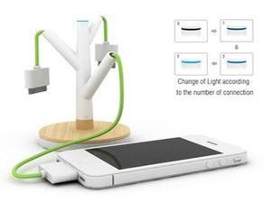 Дизайнери представили зарядний пристрій у формі дерева Дизайнери представили зарядний пристрій у формі дерева