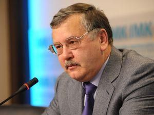 Гриценко: Важко об'єднати опозицію та чучело опозиції Гриценко: Важко об'єднати опозицію та чучело опозиції