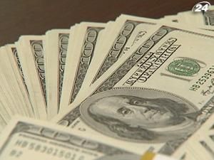 Майже половина всіх виданих банками кредитів - валютні позики Майже половина всіх виданих банками кредитів - валютні позики