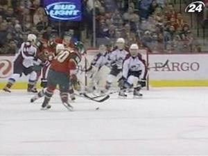 Ендрю Брюнетт отримав нагороду за 1000 проведених у NHL матчів Ендрю Брюнетт отримав нагороду за 1000 проведених у NHL матчів