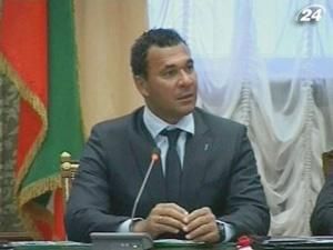 Сотні фанів "Терека" зустрічали Руда Гулліта у Чечні Сотні фанів "Терека" зустрічали Руда Гулліта у Чечні