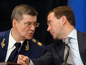 Медведєв наказав генпрокурору проконтролювати російську залізницю Медведєв наказав генпрокурору проконтролювати російську залізницю