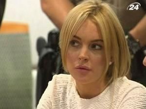 Ліндсі Лохан не визнала себе винною у крадіжці намиста Ліндсі Лохан не визнала себе винною у крадіжці намиста