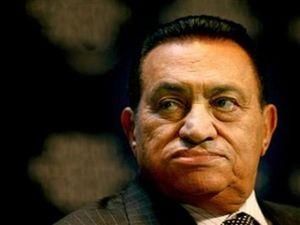 Влада ще залишається в руках Мубарака