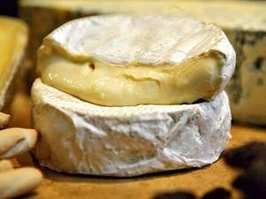 Україну закликали відмовитися від шампанського, коньяку та камамбера Україну закликали відмовитися від шампанського, коньяку та камамбера