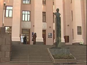 В медуніверситеті ім. Богомольця збільшать держзамовлення. В медуніверситеті ім. Богомольця збільшать держзамовлення.