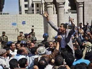 В Алжирі та Ємені поліція розігнала демонстрації опозиції