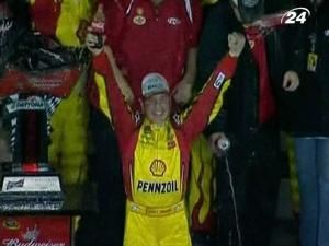 Курт Буш виграв виставкову передсезонну гонку Курт Буш виграв виставкову передсезонну гонку